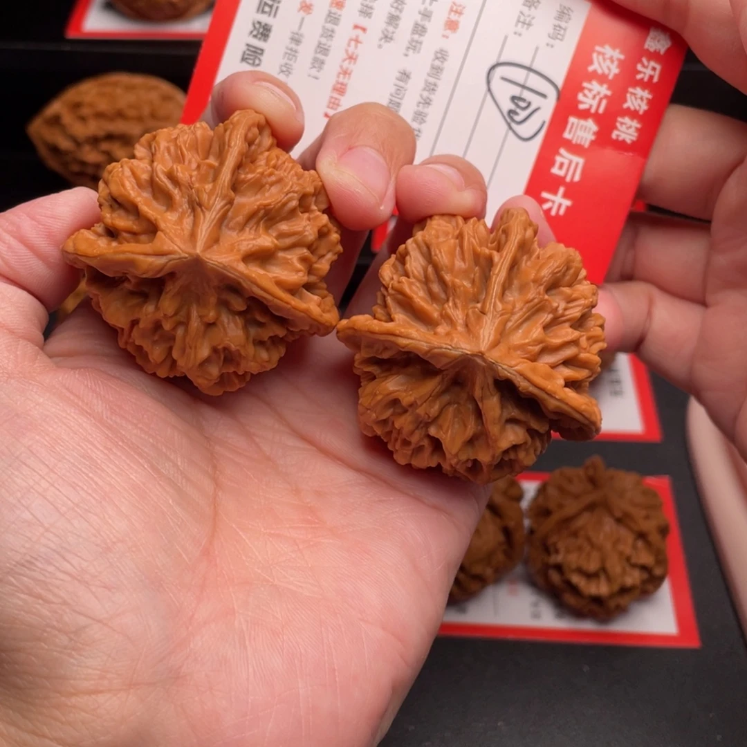 文玩核桃把件三棱柱45