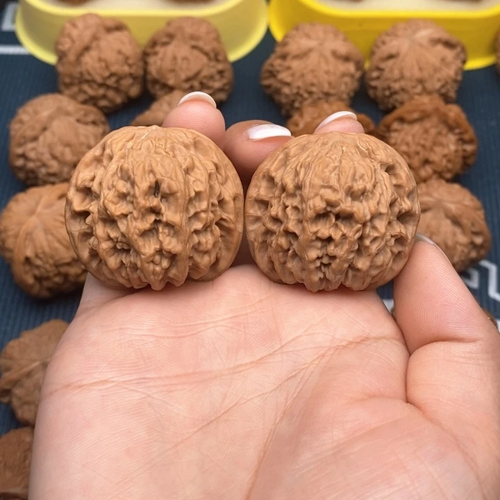 文玩核桃吊坠野牛39