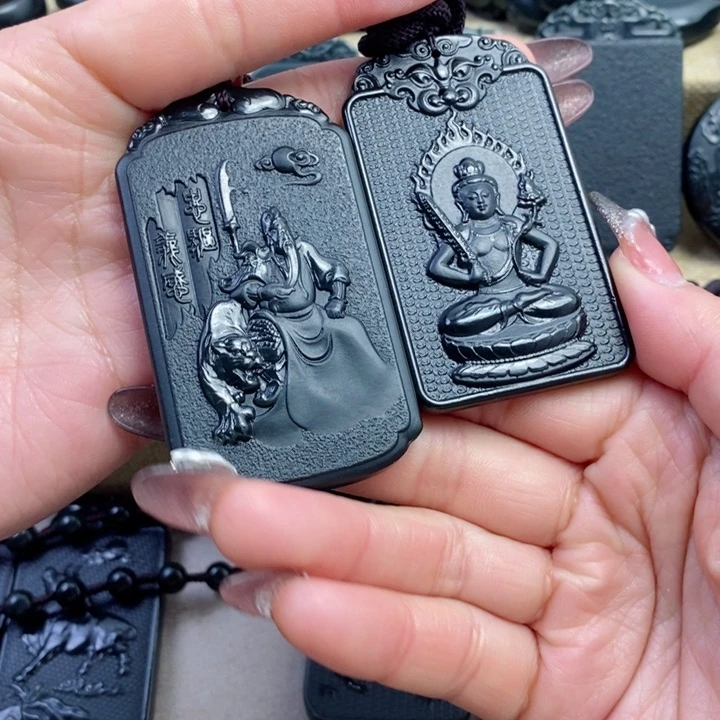 和田玉（青玉）颈饰未镶嵌双面雕刻