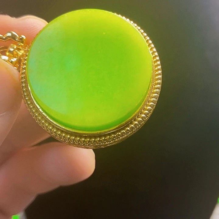 翡翠14K金镶嵌颈饰