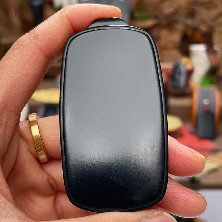 和田玉（墨玉）未镶嵌挂件年糕料78.7克