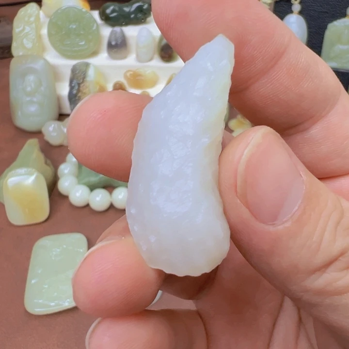 吊坠(不含链)未镶嵌和田玉（糖玉）