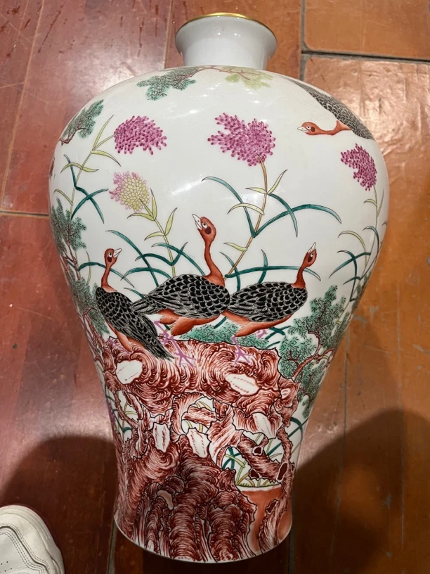 景德镇陶瓷工艺梅瓶