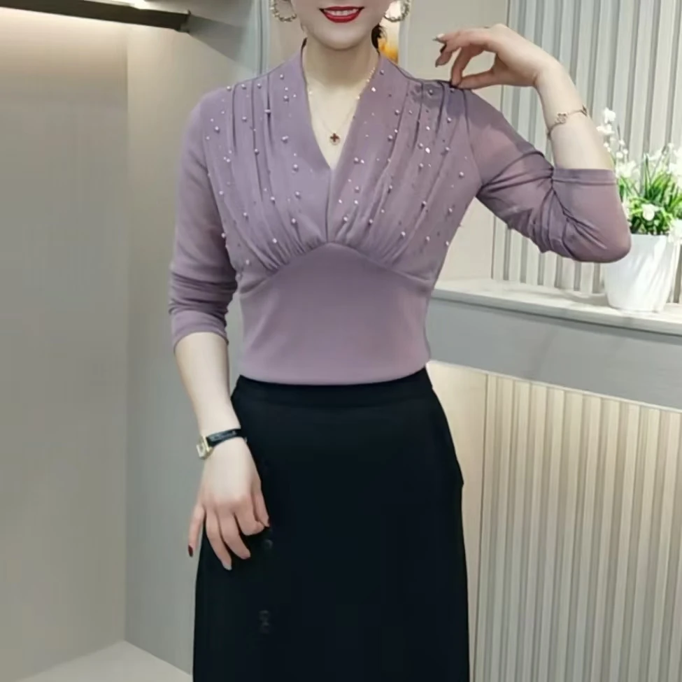 2025新款时尚洋气重工艺钉珠上衣百搭气质显瘦V领小衫