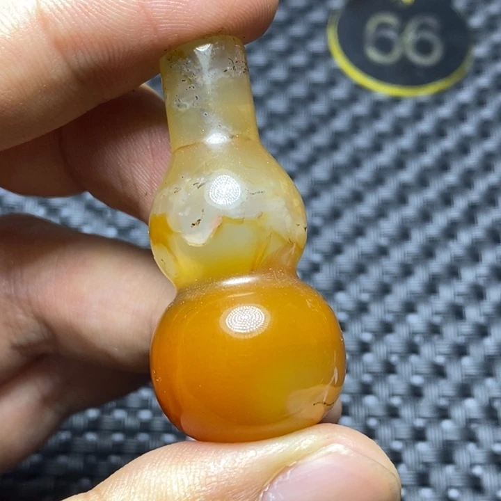 如***以玛瑙/玉髓未镶嵌1