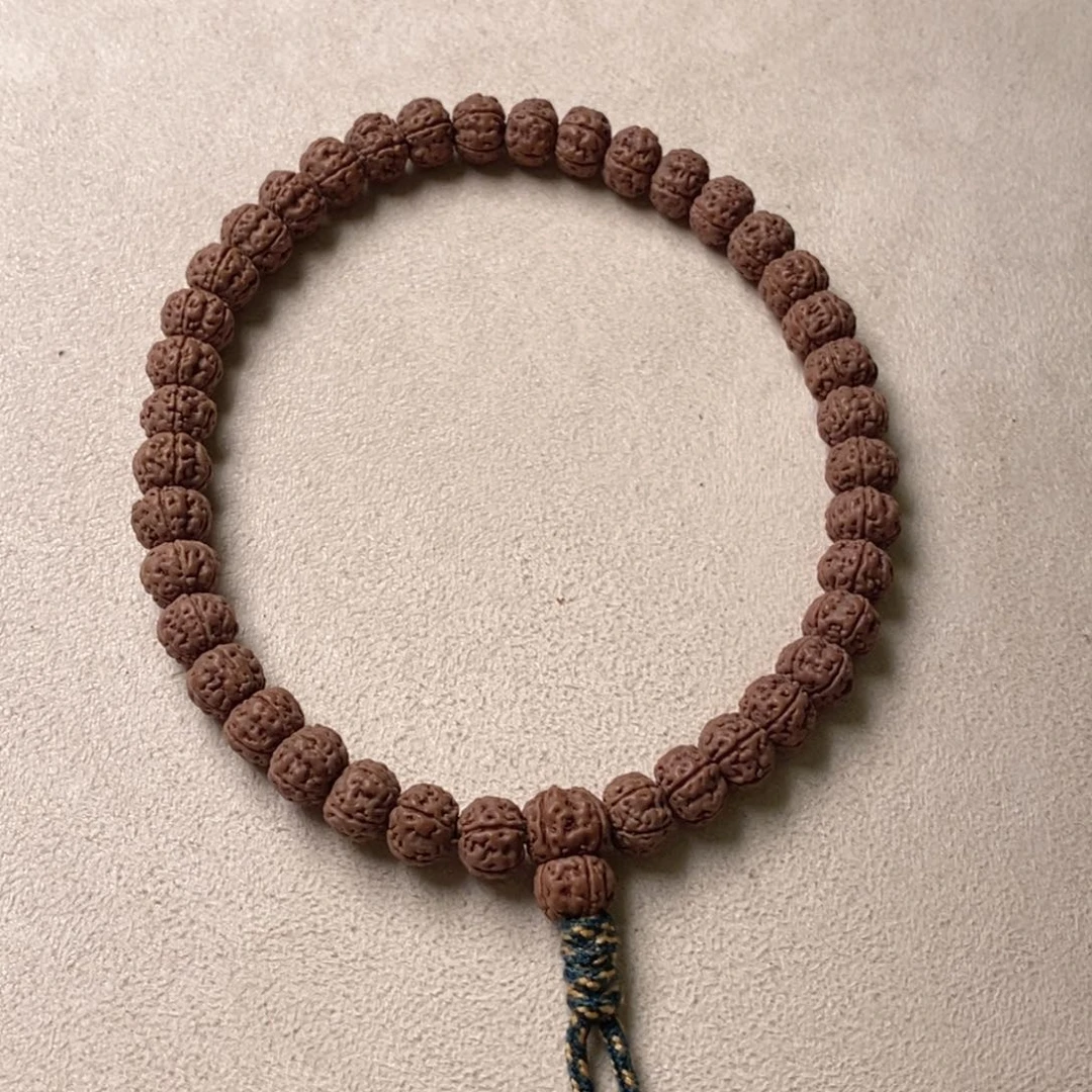 金刚菩提吊坠老树王手持