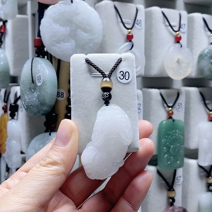 玛瑙/玉髓颈饰未镶嵌