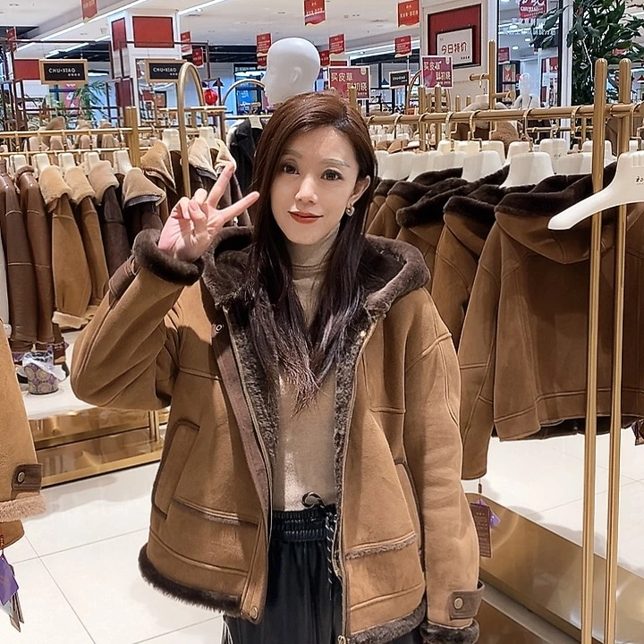 初晓皮草外套搭配