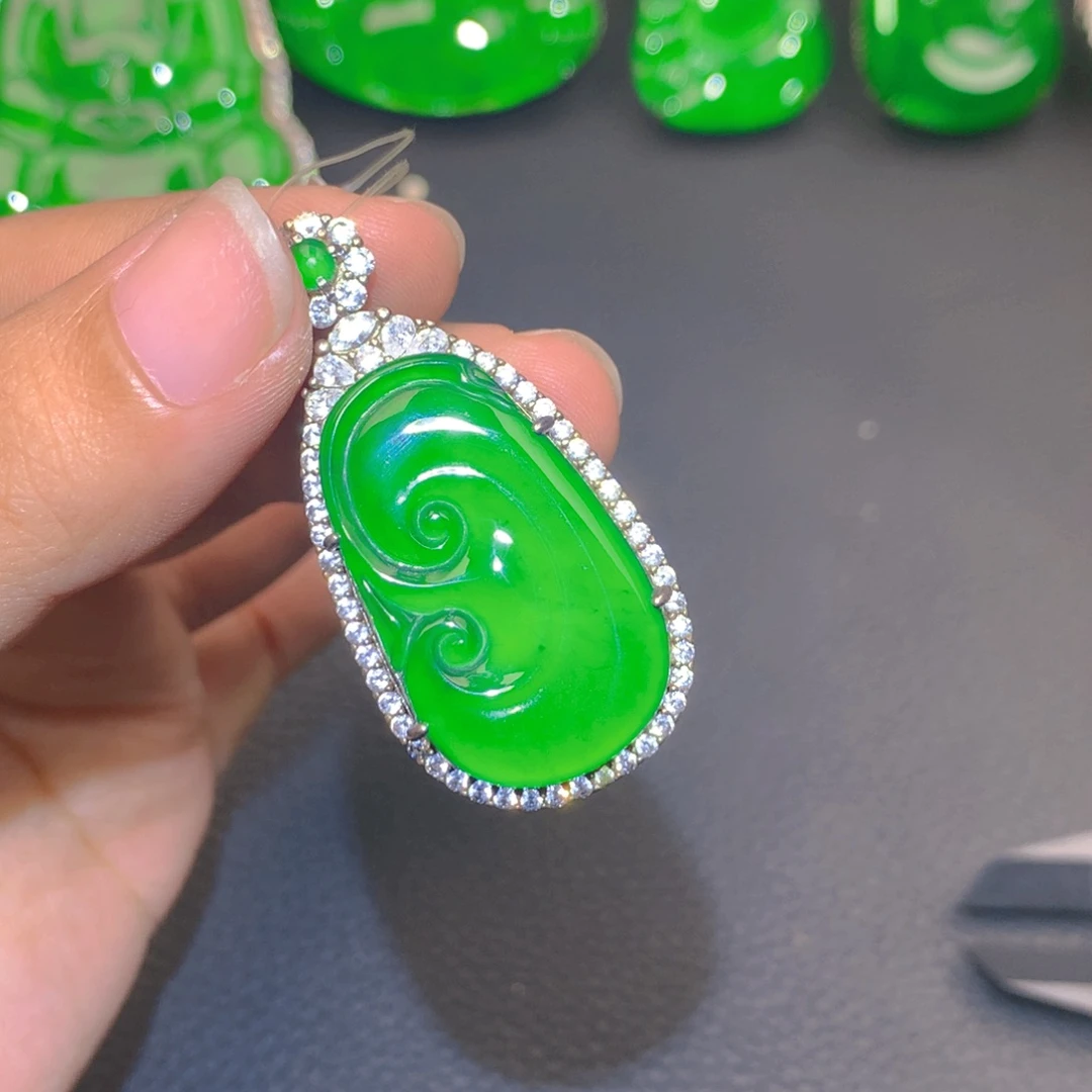翡翠银S925镶嵌颈饰