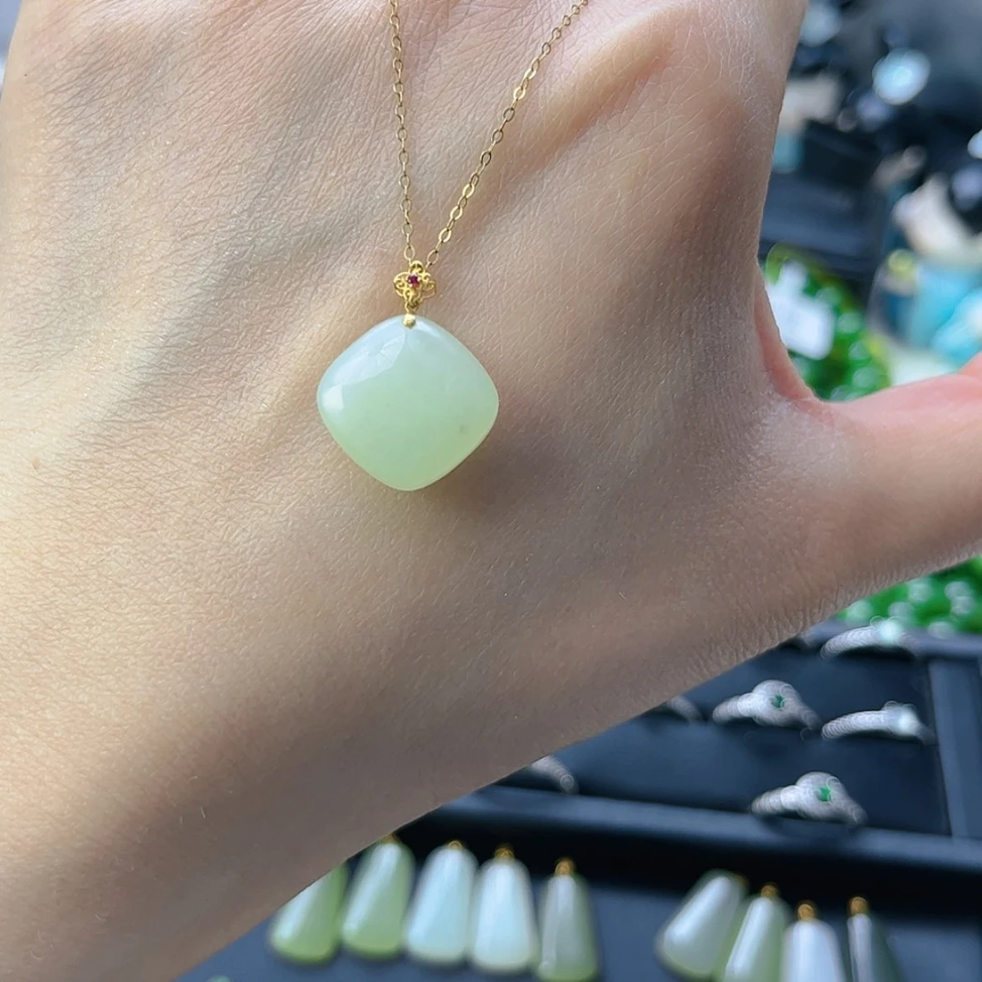 【闪购商品】和田玉颈饰18K金镶嵌