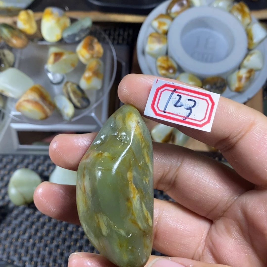 和田玉（糖玉）未镶嵌挂件