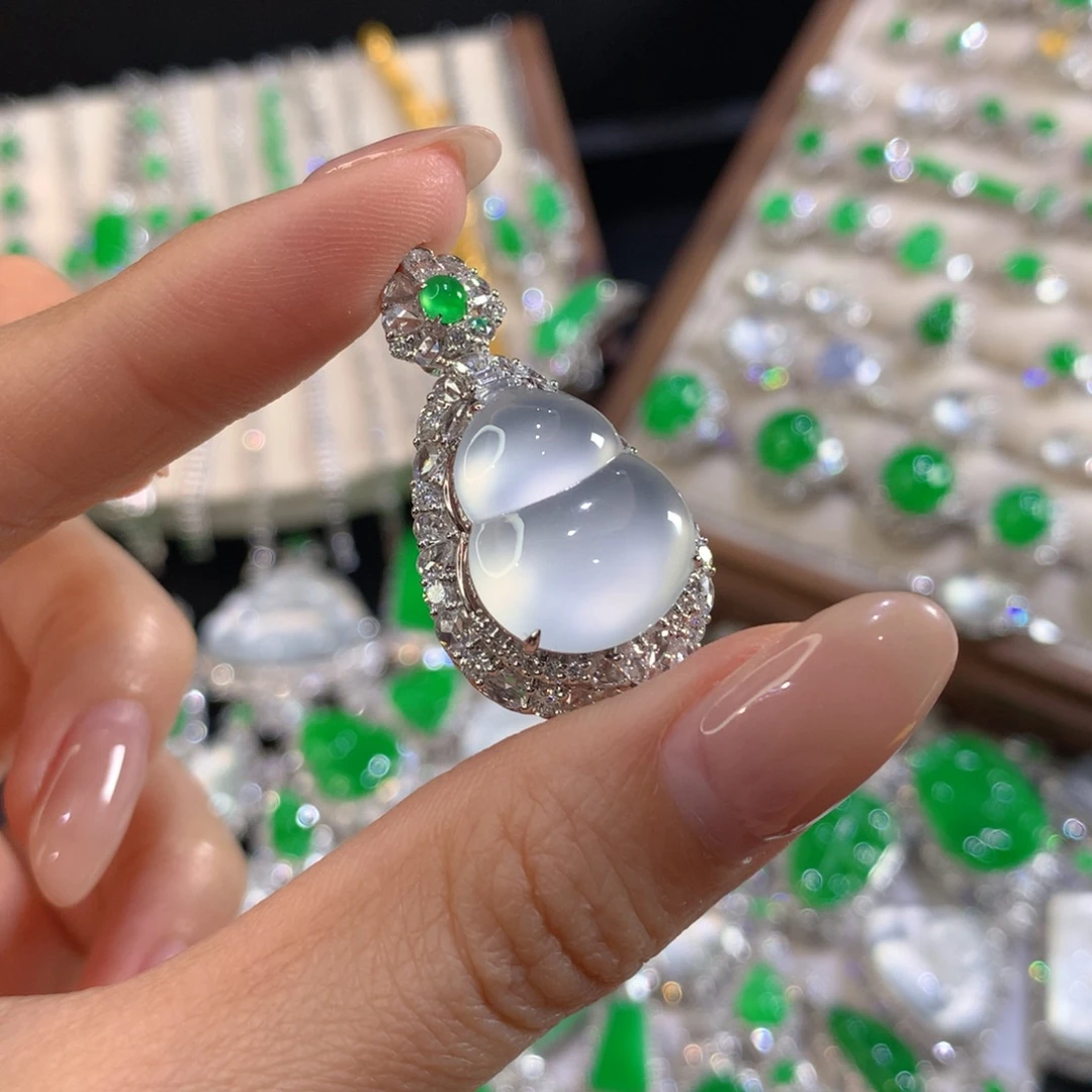 ****语翡翠18K金镶嵌颈饰葫芦分单