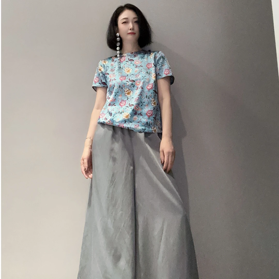 【上衣】小众设计气质格调丝粘圆领印花短袖T恤MT10329