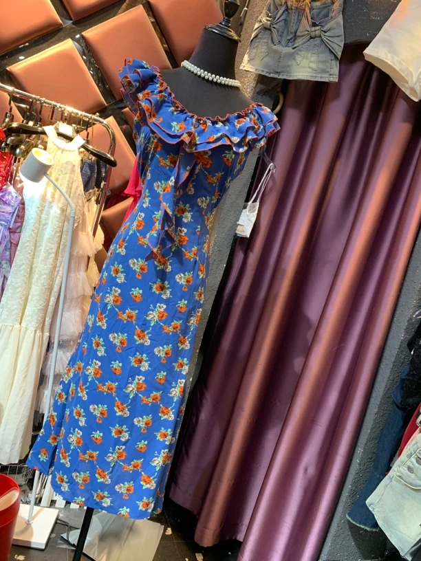 收腰背心连衣裙长裙