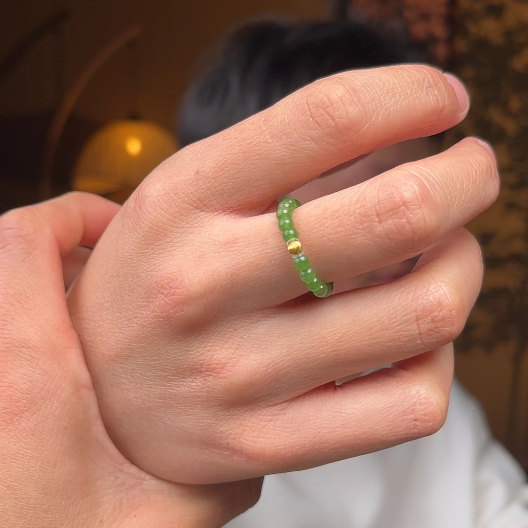 和田玉戒指18K金镶嵌碧玉无矿点