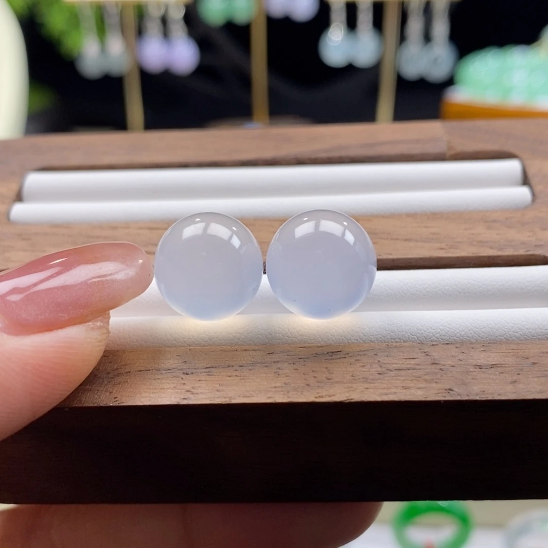 翡翠吊坠(不含链)未镶嵌翡翠随机发一个（只发一个）