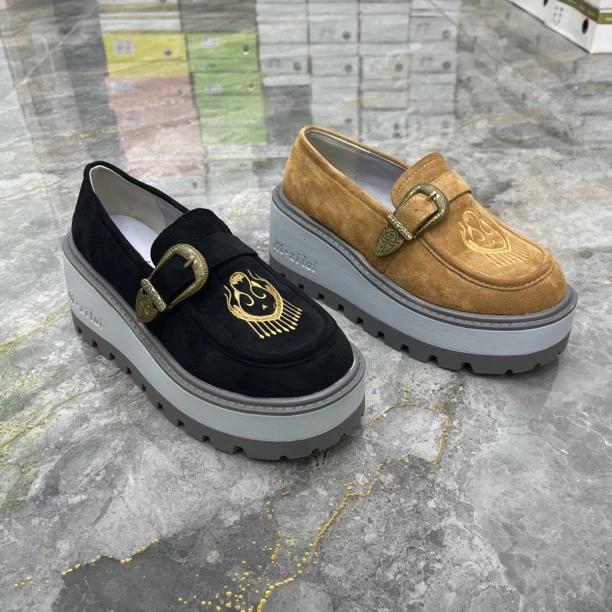 全 2025 年新款女生平跟鞋 3026-2