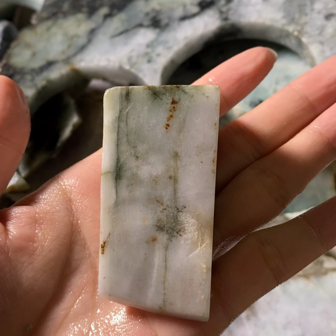 颈饰未镶嵌翡翠天然