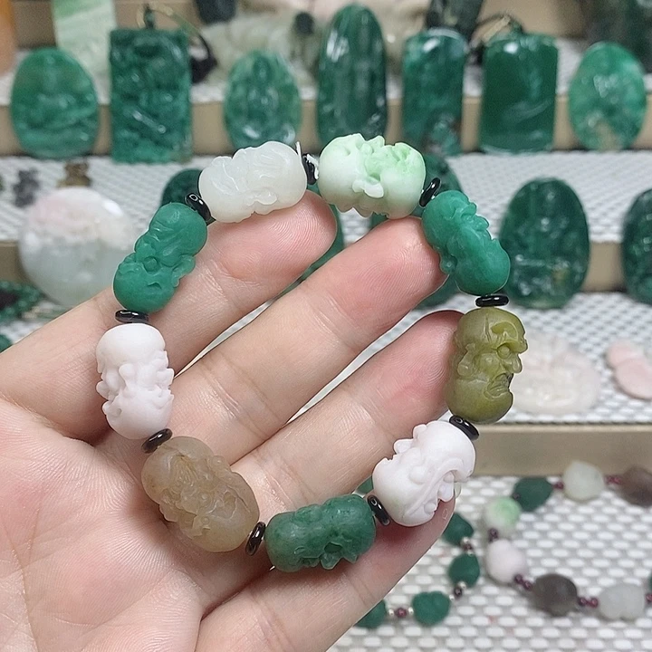 未镶嵌独山玉颈饰