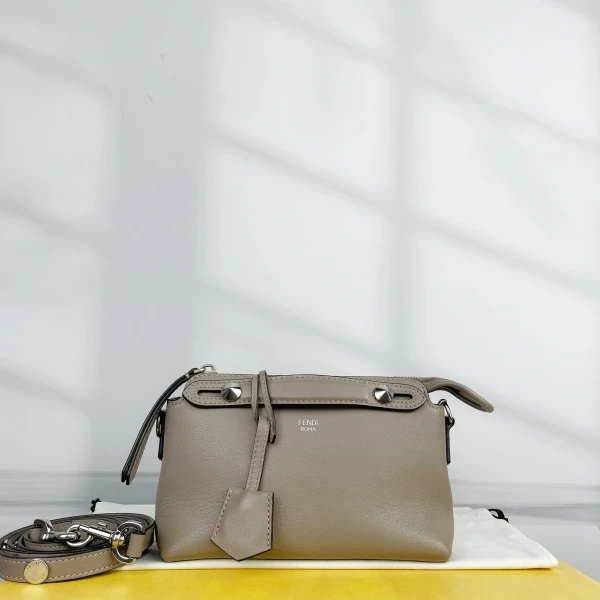 95新/芬迪/妃鱼/包包/250126EV0016