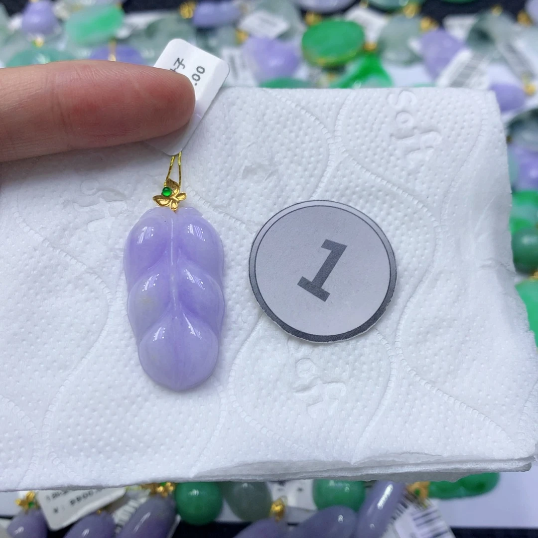 翡翠18K金镶嵌颈饰翡翠