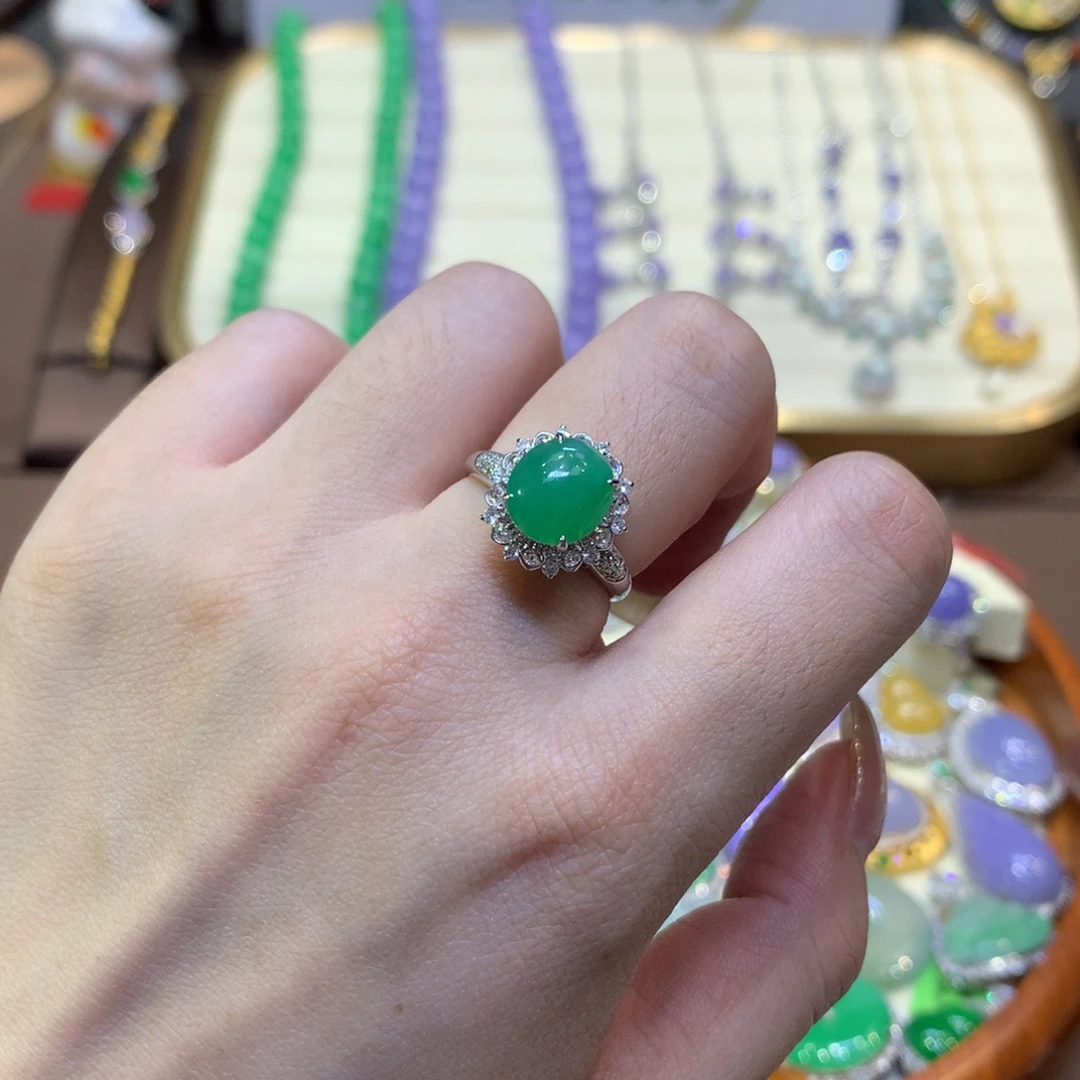 D***＊翡翠18K金镶嵌颈饰