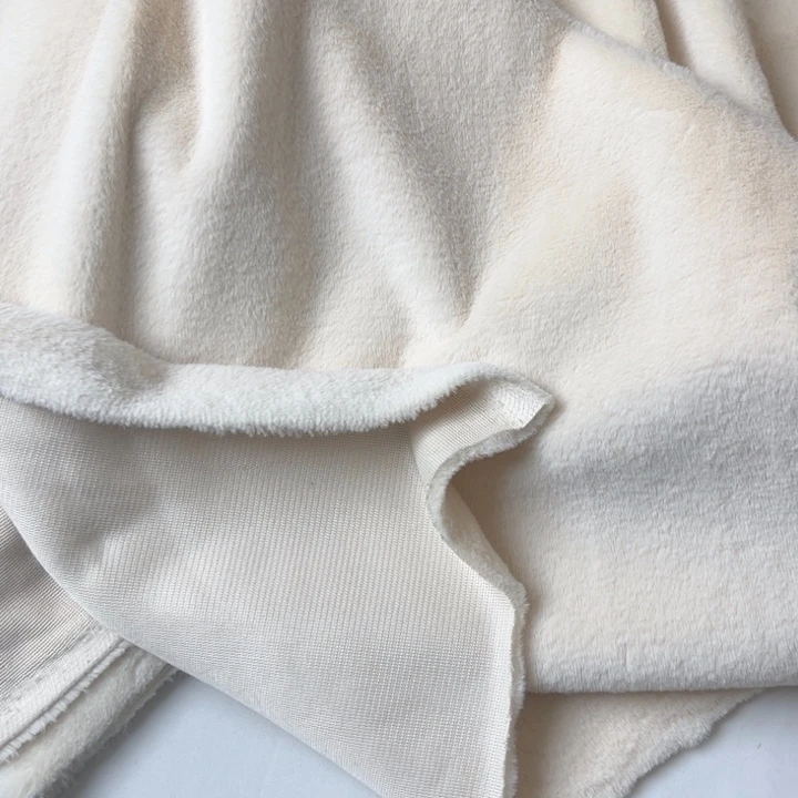 混纺米杏色兔绒1米。