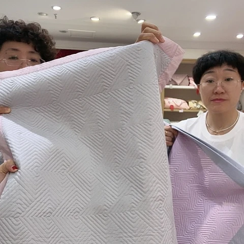 羊羔毛灰色加紫色枕套