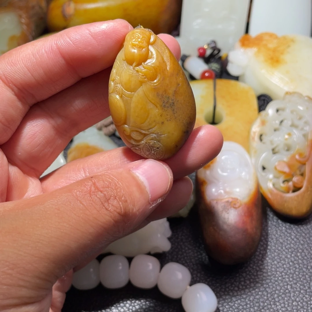 和田玉未镶嵌颈饰