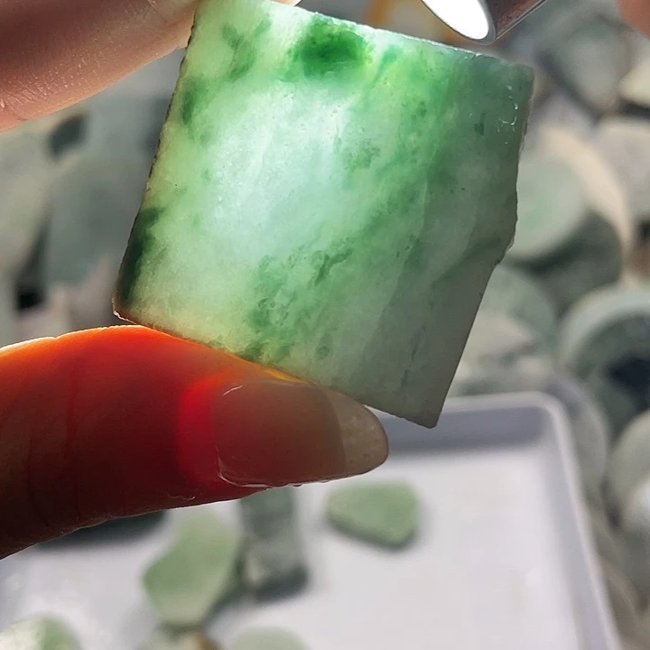 颈饰未镶嵌翡翠1