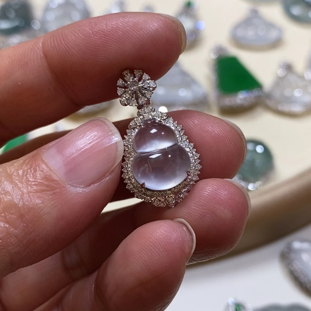 翡翠18K金镶嵌吊坠(不含链)葫芦