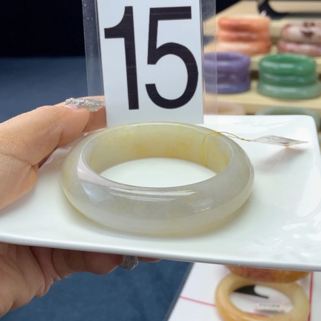 石英质玉未镶嵌手镯60.7