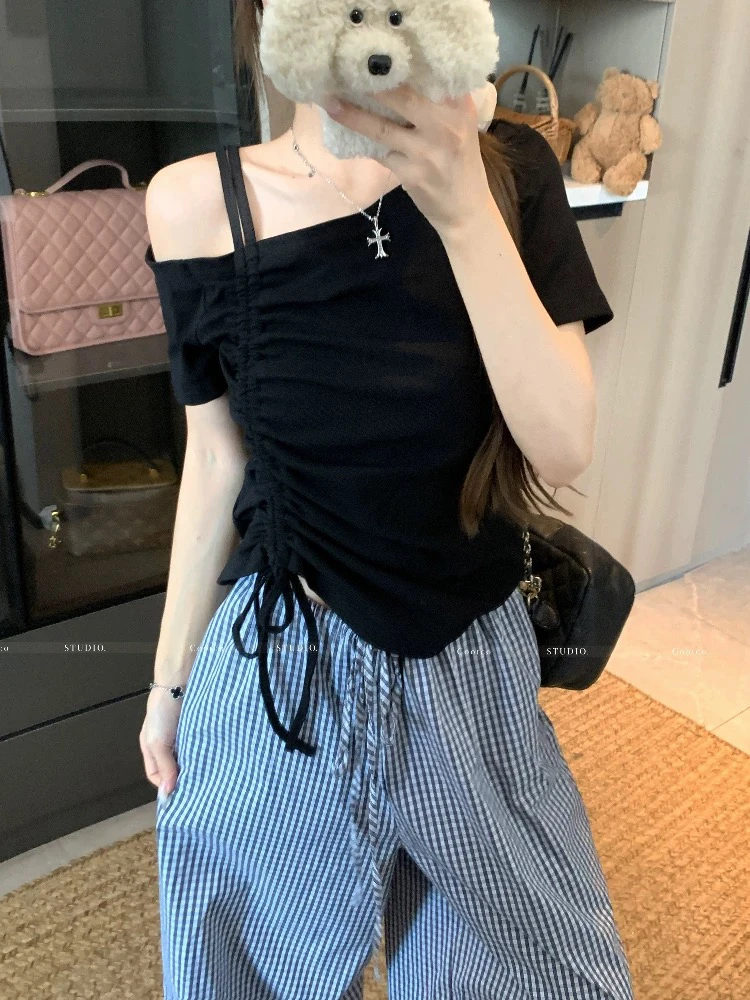 露肩抽绳短袖T恤女夏季2025新款别致辣妹锁骨一字肩上衣纯欲短款