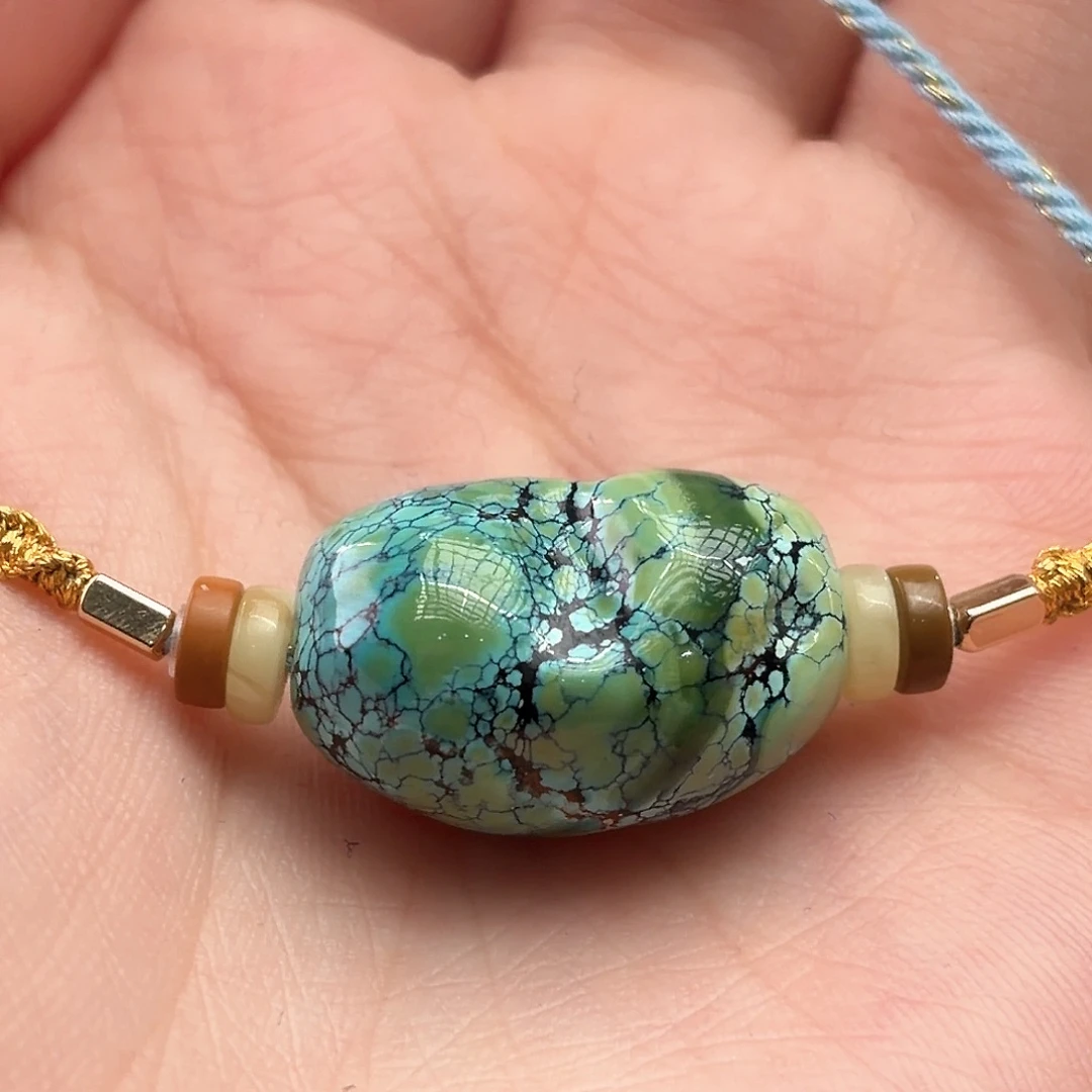 绿松石未镶嵌颈饰