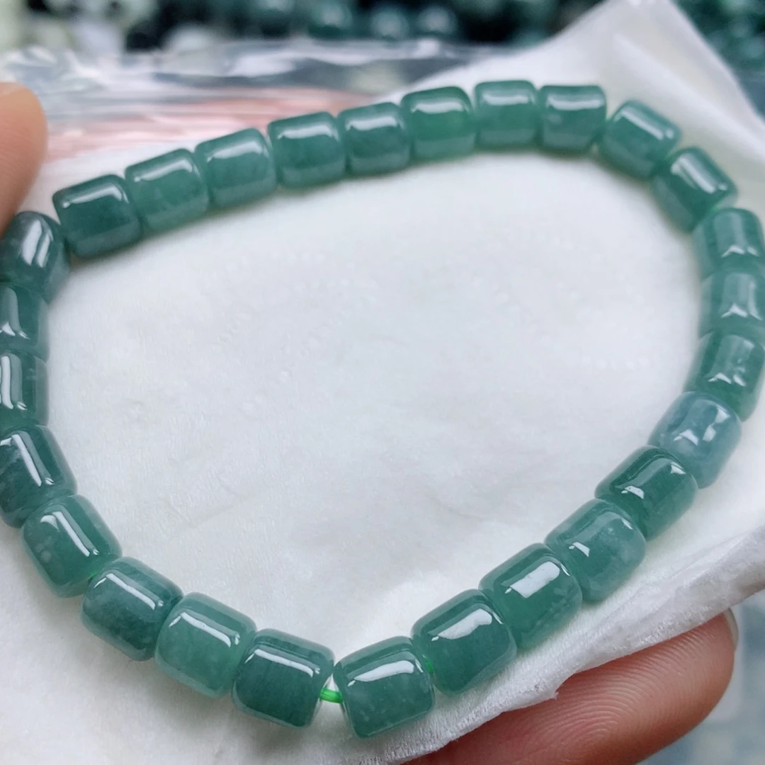 翡翠颈饰未镶嵌手串