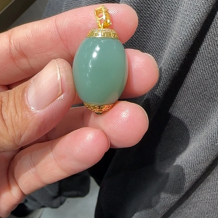 和田玉（碧玉）18K金镶嵌颈饰鸭蛋青