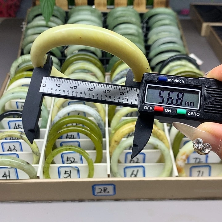 未镶嵌蛇纹石玉手镯43