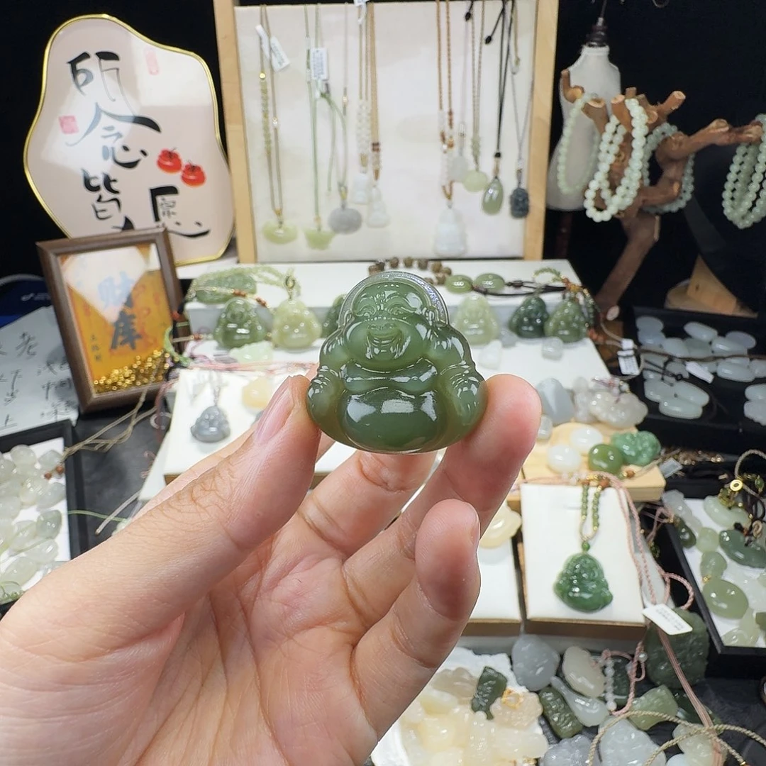 两***事颈饰未镶嵌和田玉