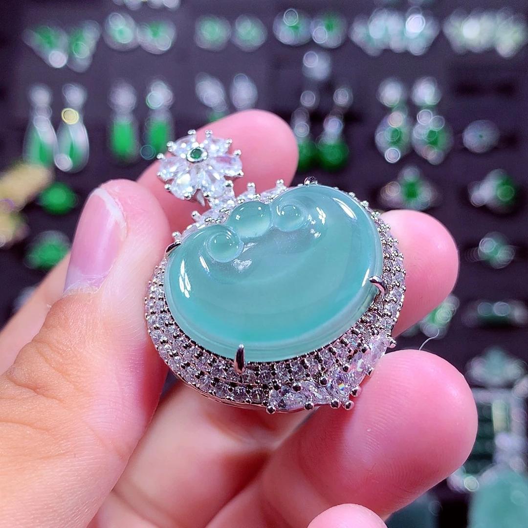 颈饰未镶嵌翡翠天然