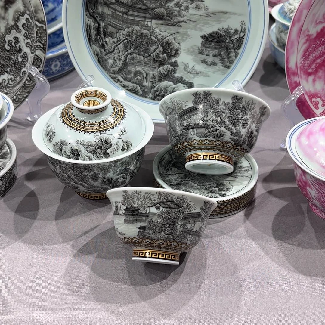 瓷片景德镇陶瓷学院副院长兼美术学院