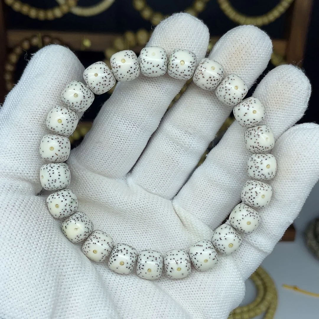 星月菩提吊坠10-9，瓷白大眼睛