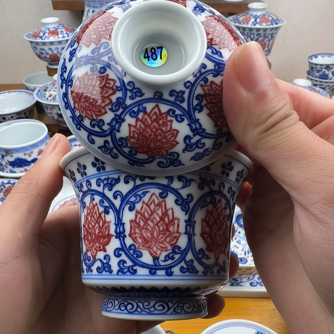 青花釉里红马蹄盖碗