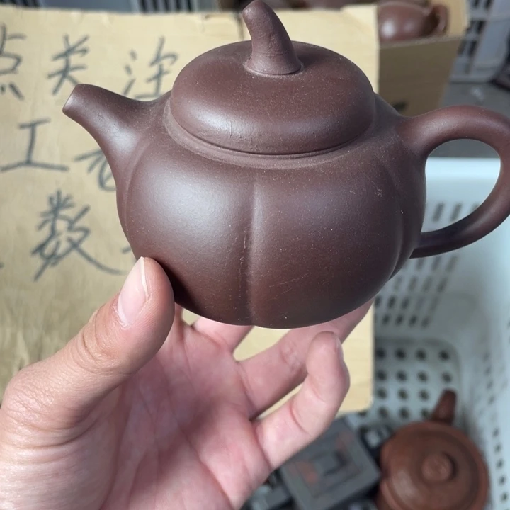 老厂紫砂壶一件。