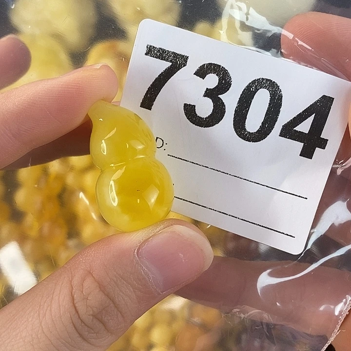 蜜蜡未镶嵌珠宝奇石