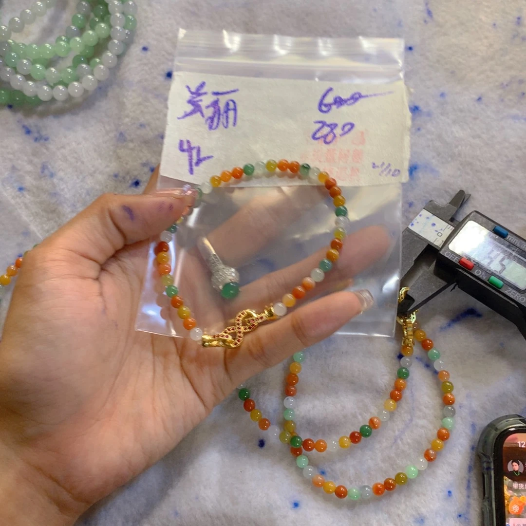 未镶嵌定制翡翠依**丽天然缅甸翡翠多样性