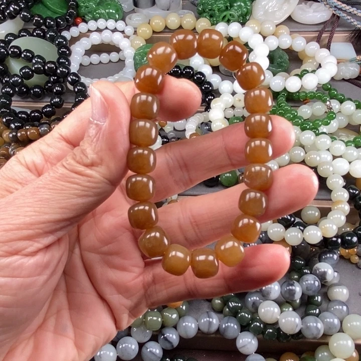 咖***飘和田玉未镶嵌挂件