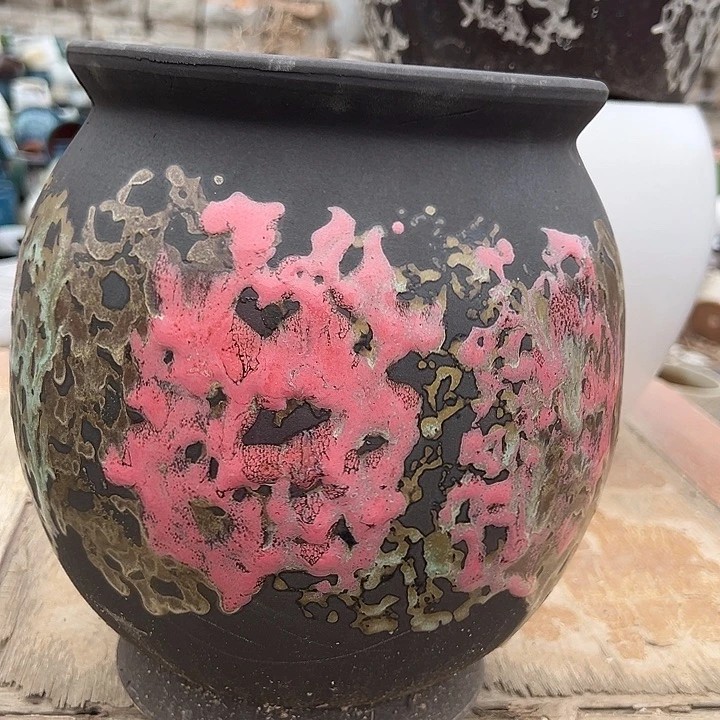 紫砂花盆口20高24。。。。。。。。。。。。