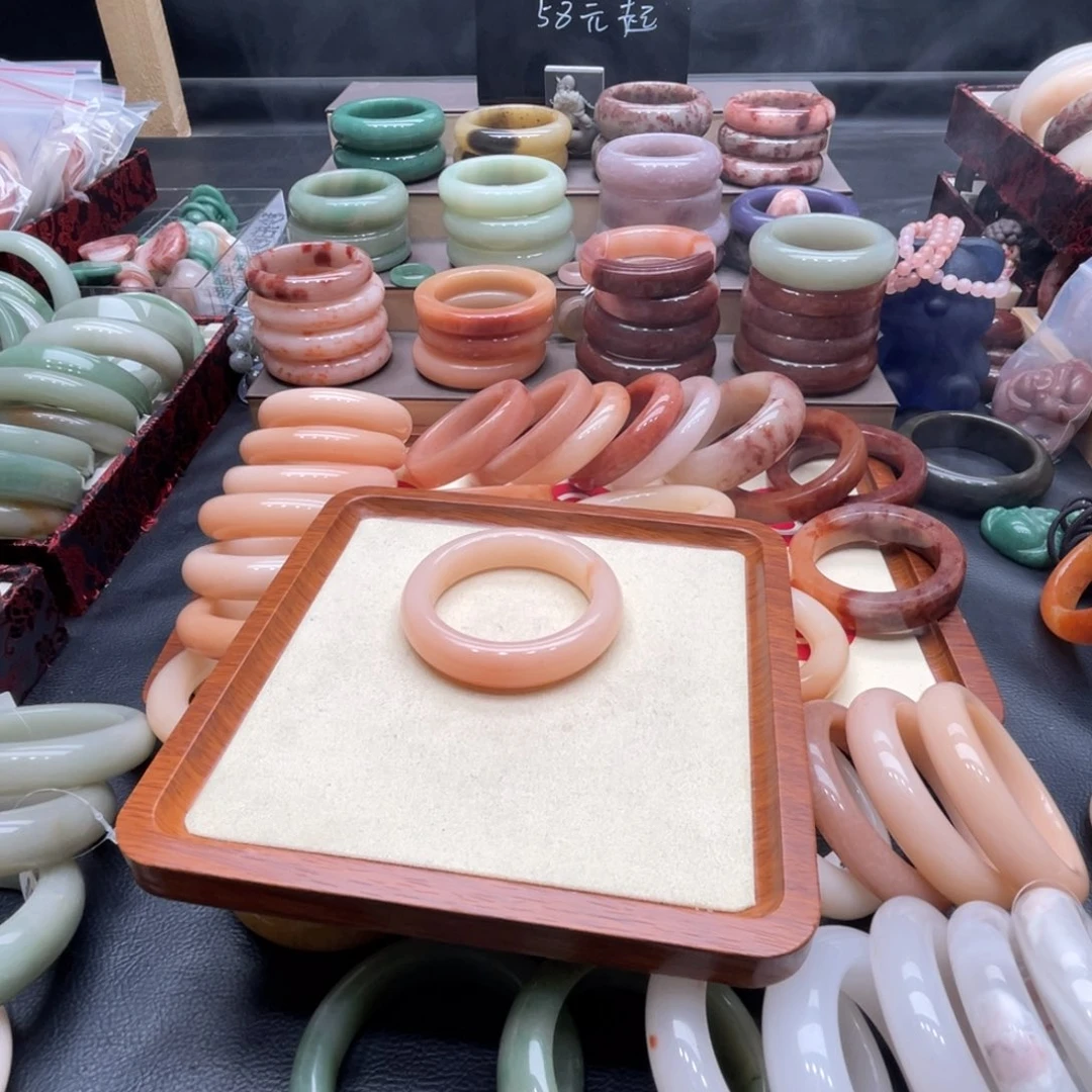 石英质玉手镯未镶嵌糖*儿