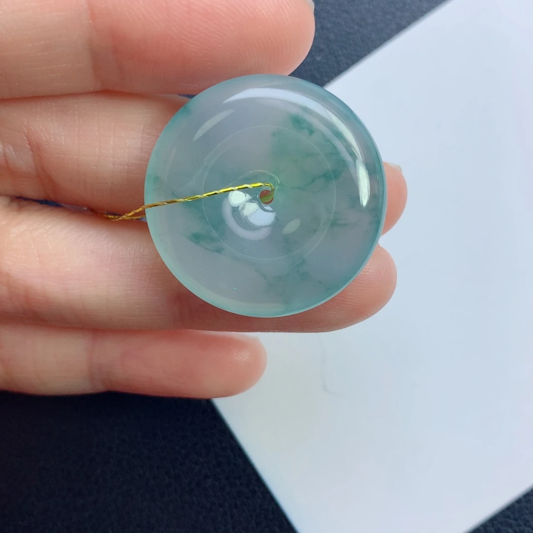 翡翠未镶嵌颈饰平安扣