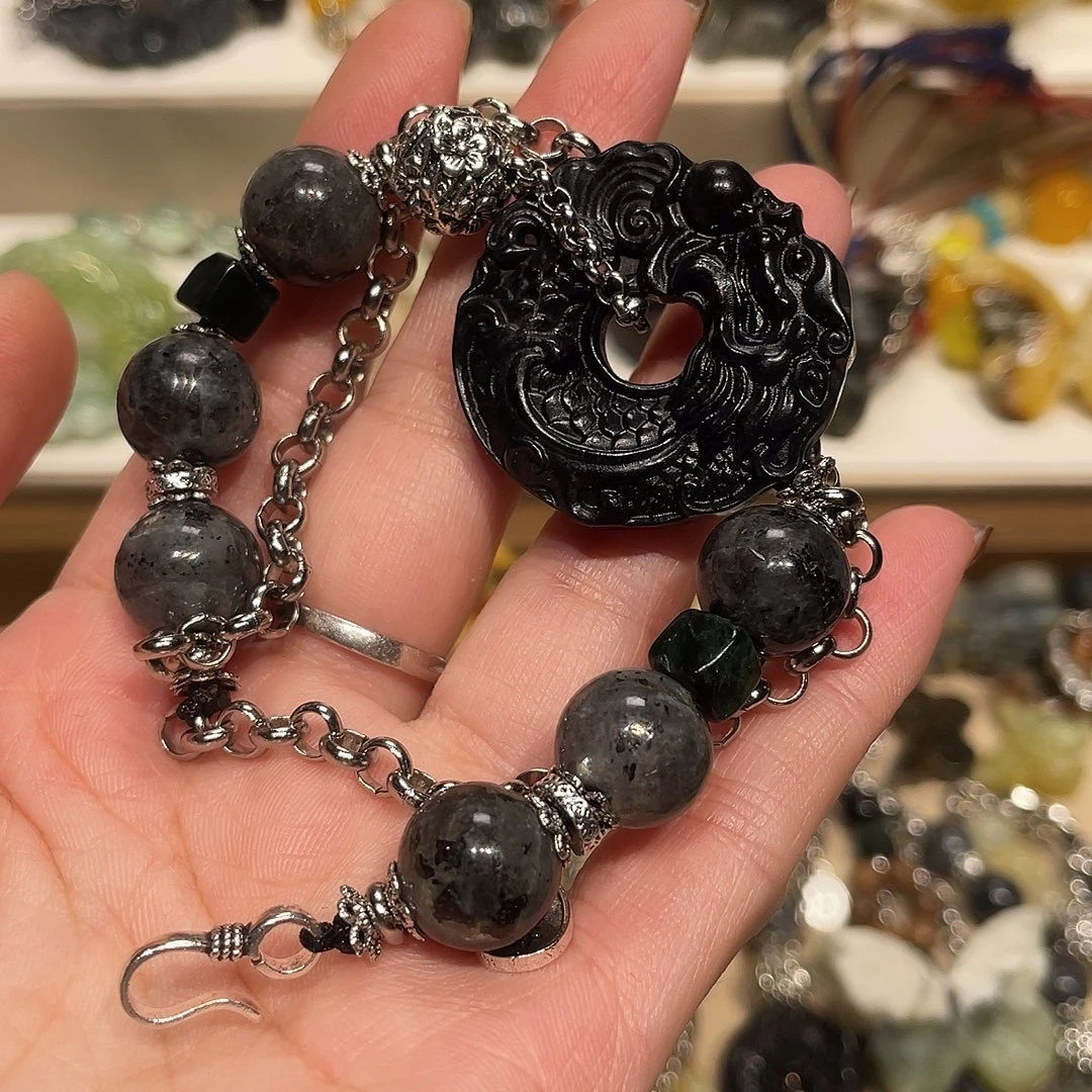 蛇纹石玉合金颈饰